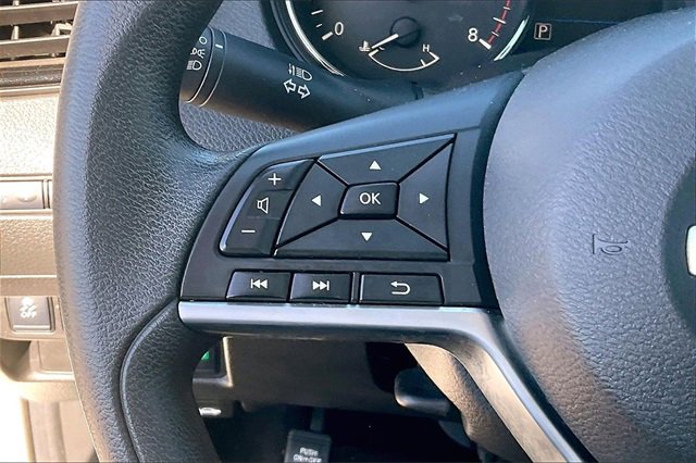 Used 2019 Nissan Rogue Sport S image 16