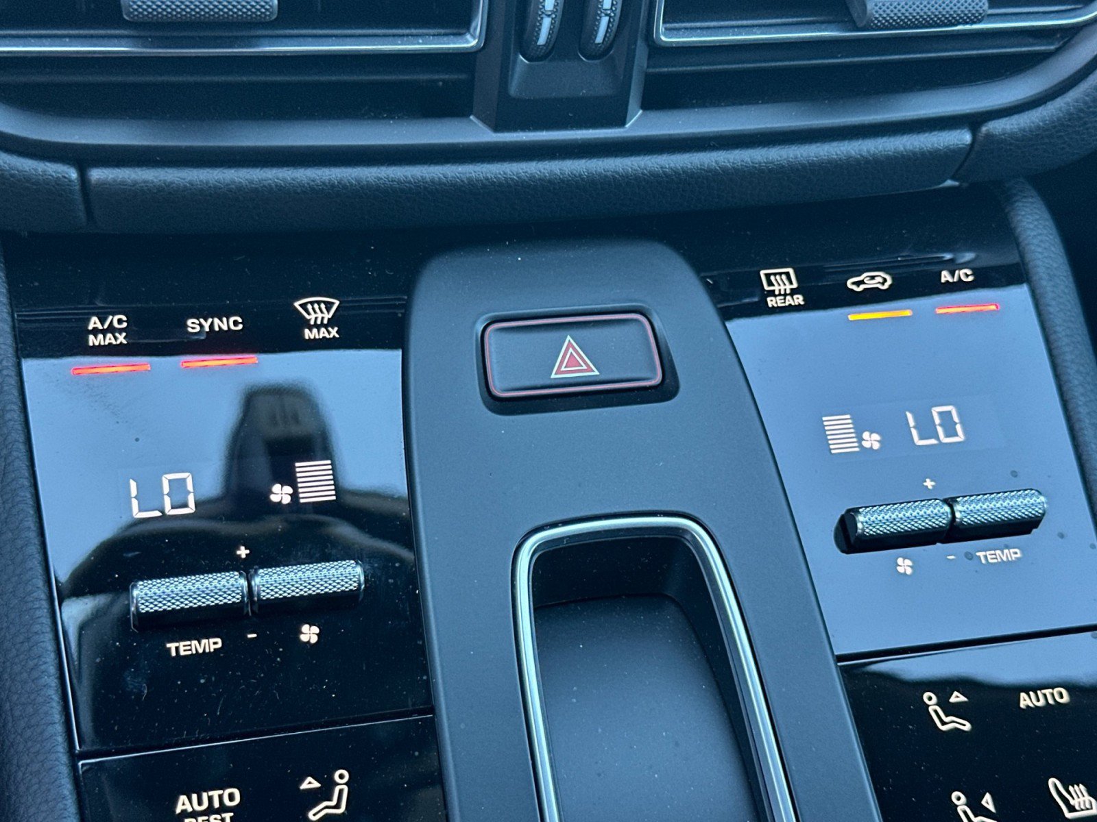 Certified 2025 Porsche Macan image 21