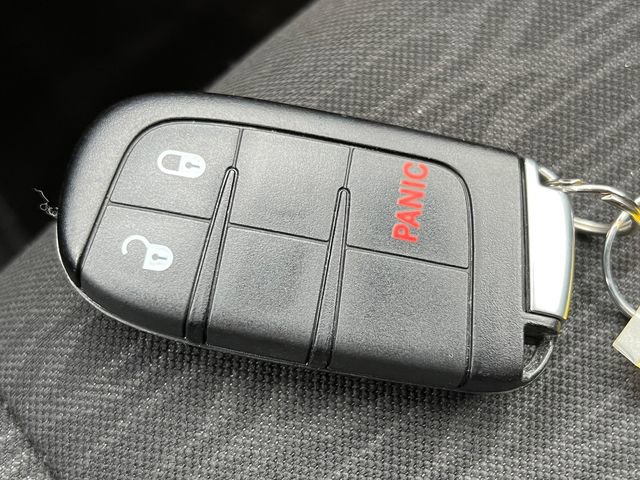 Used 2022 Dodge Durango SXT image 27