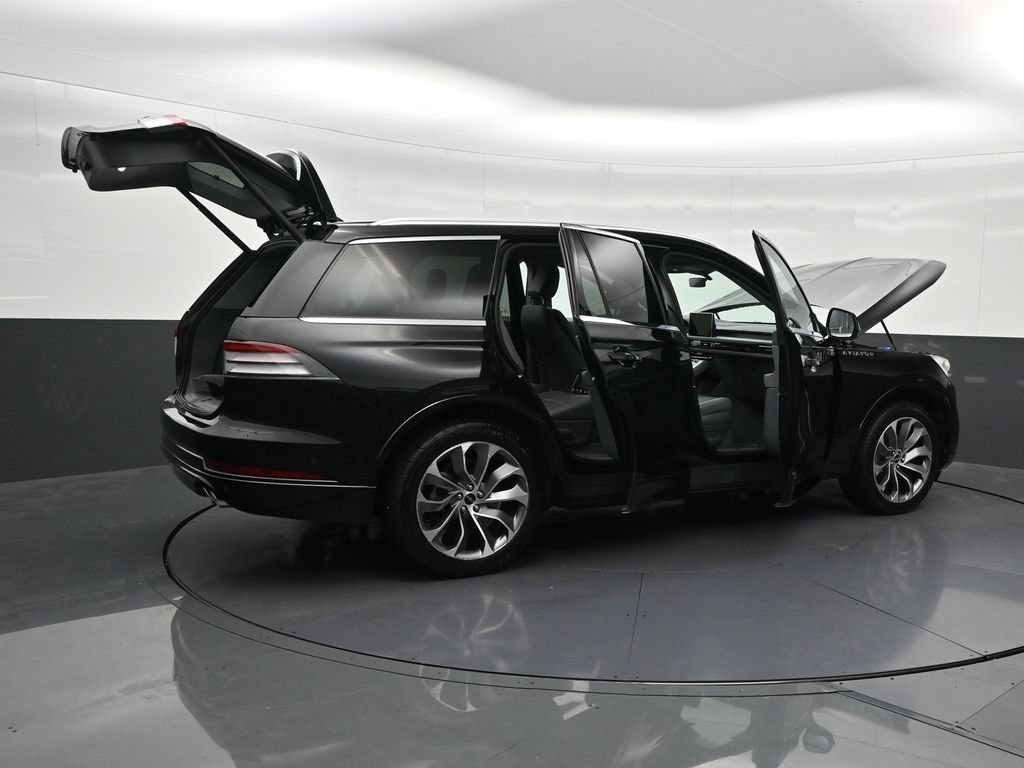 Used 2021 Lincoln Aviator Grand Touring w/ Equipment Group 301A AWD/4WD image 31