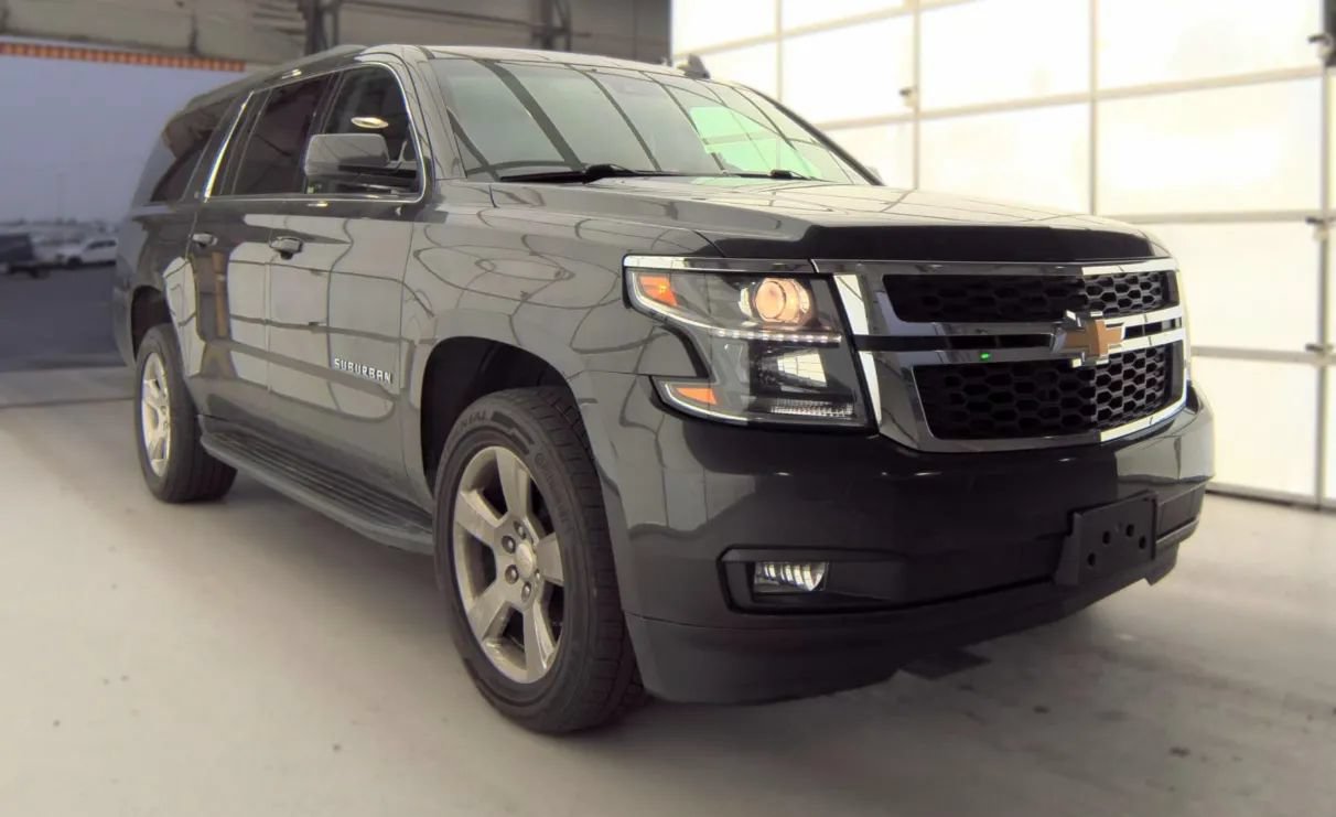 Used 2018 Chevrolet Suburban LT AWD/4WD image 2