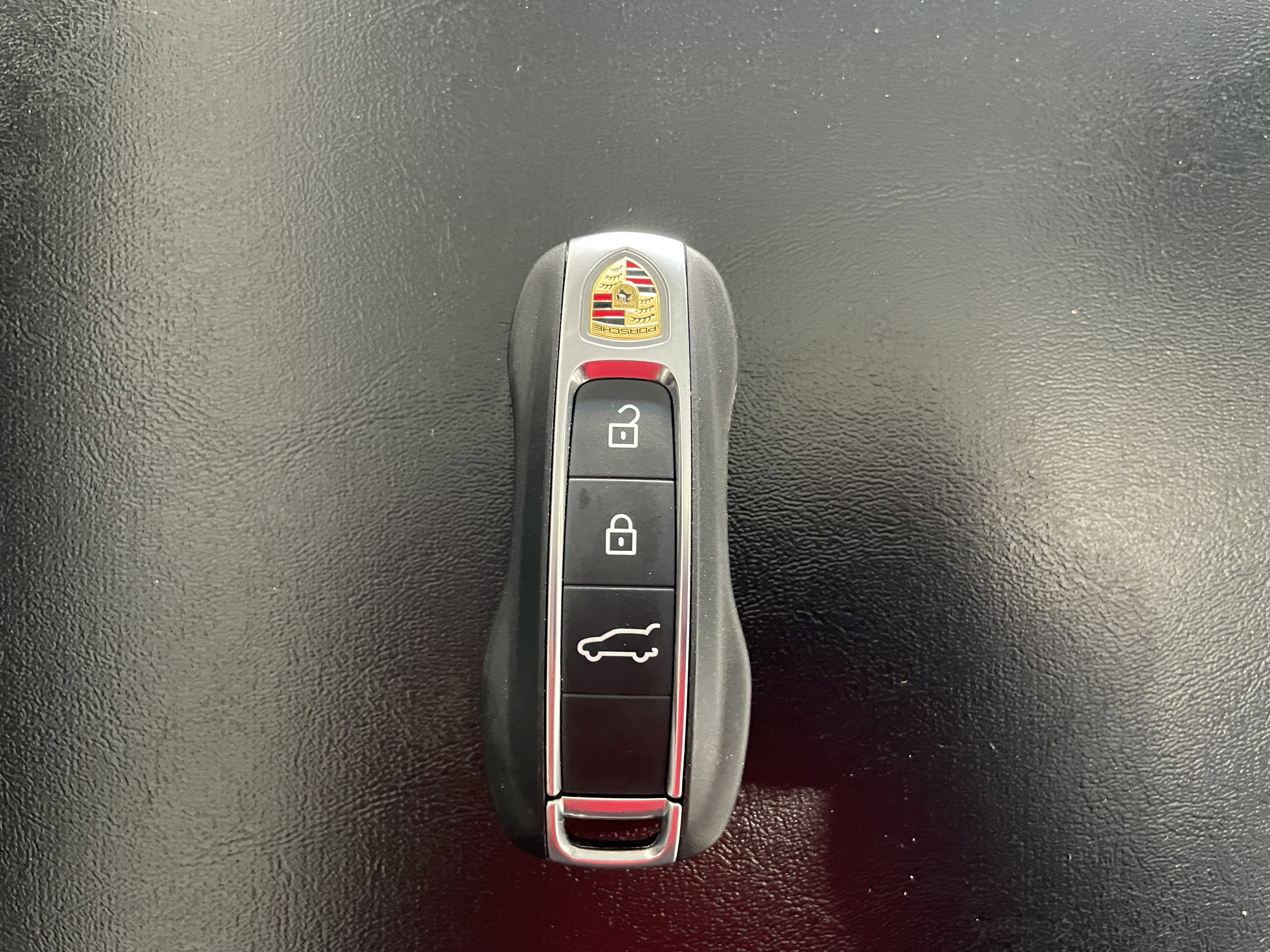 Used 2025 Porsche Cayenne GTS image 25