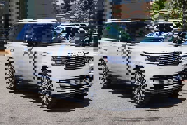 New 2024 Land Rover Range Rover SV image 3