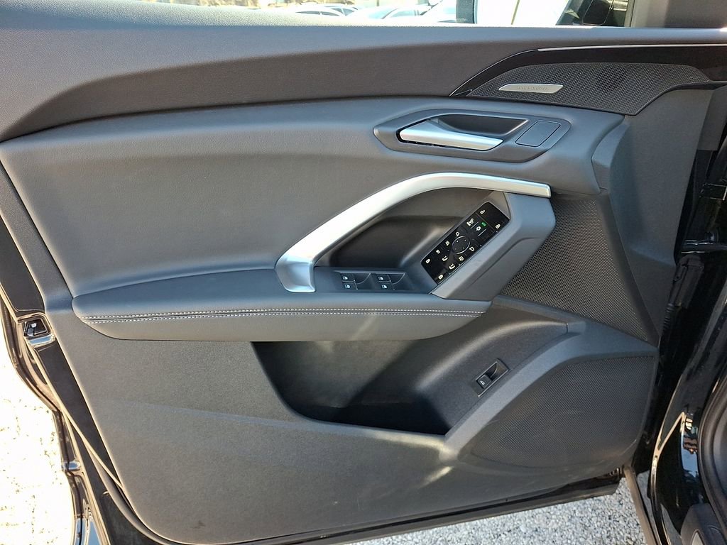 Used 2025 Audi Q5 Premium Plus w/ Premium Plus image 13