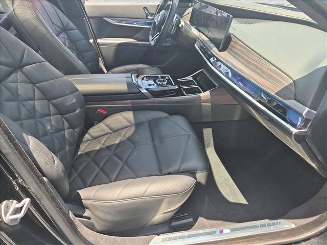 Used 2023 BMW 740i w/ Parking Assistance Package RWD image 22