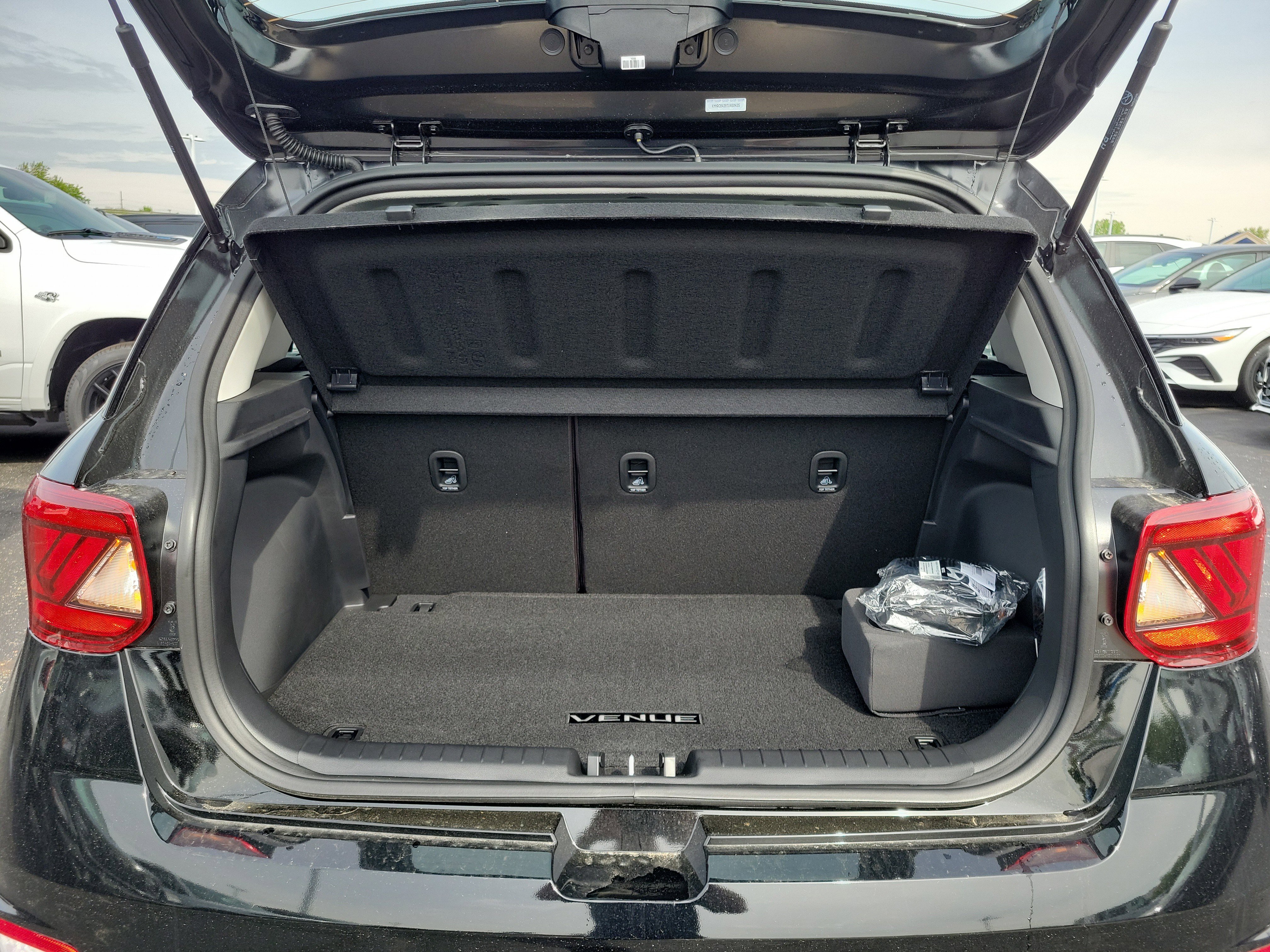 New 2026 Hyundai Venue SEL FWD image 5