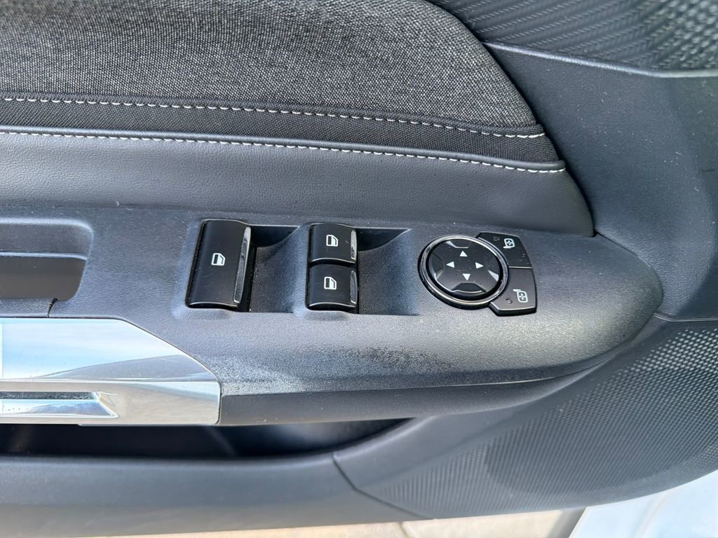 Used 2024 Ford Mustang Convertible image 19