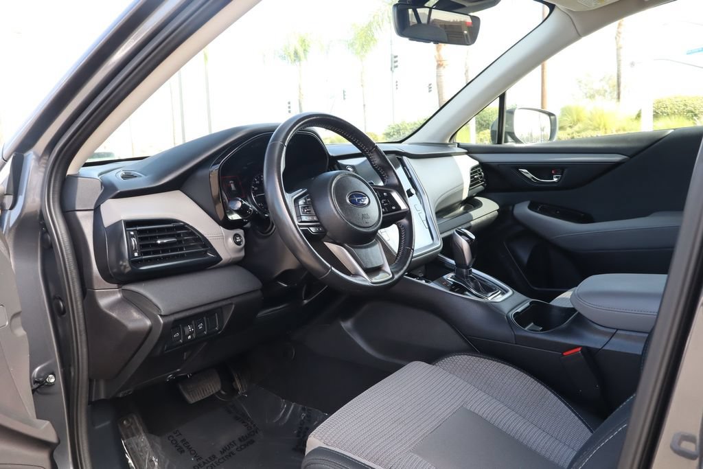 Used 2025 Subaru Outback Premium AWD/4WD image 18