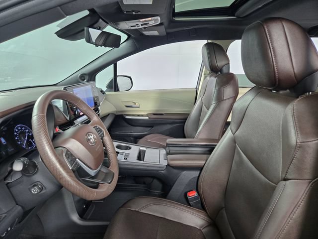 Used 2024 Toyota Sienna Platinum AWD/4WD image 15