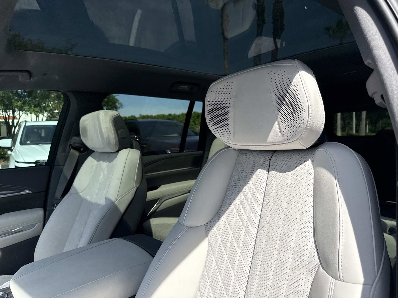 New 2026 Cadillac Escalade IQL Sport 1 w/ LPO, Floor Liner Package AWD/4WD image 23