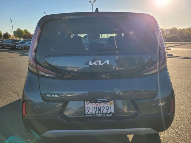 Used 2024 Kia Soul LX w/ Option Group 015 FWD image 5
