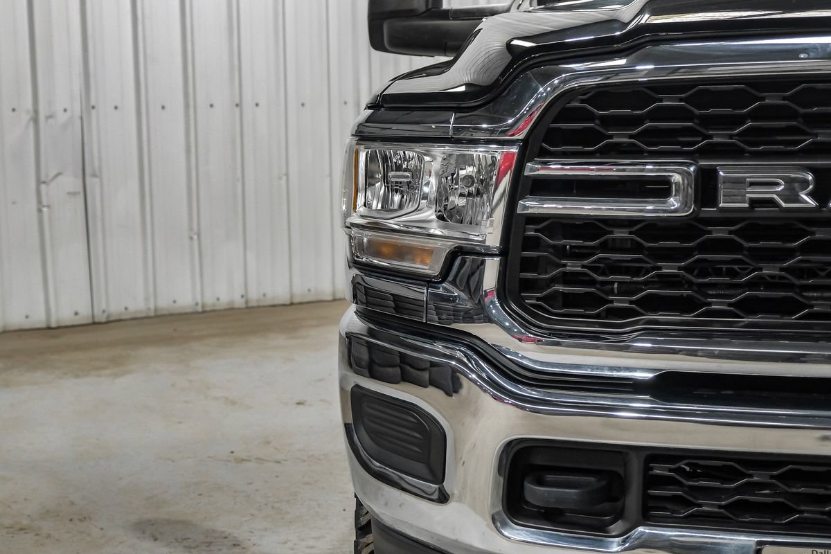 Used 2024 RAM 3500 Tradesman w/ Chrome Appearance Group AWD/4WD image 46