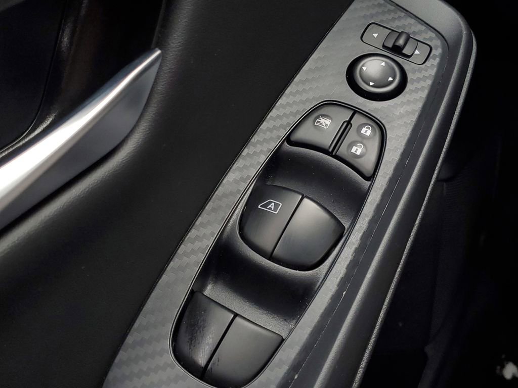 Used 2025 Nissan Sentra SV image 19