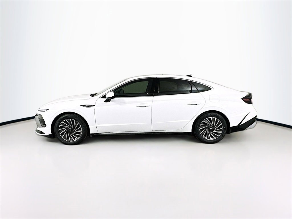 New 2025 Hyundai Sonata Limited image 3