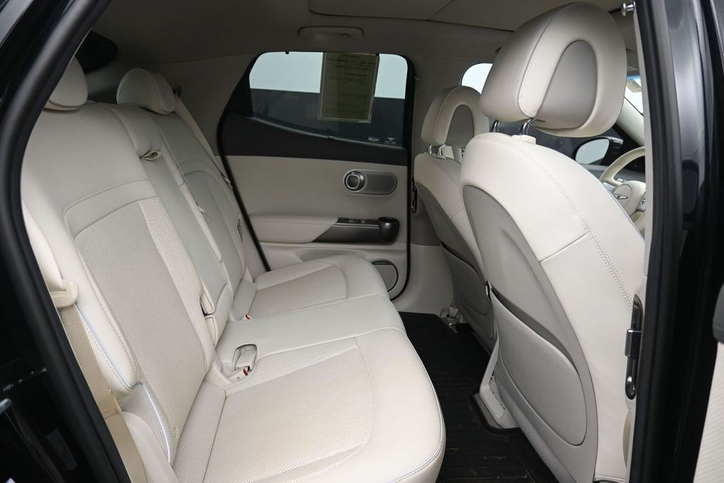 Used 2025 Genesis GV60 Advanced AWD/4WD image 11