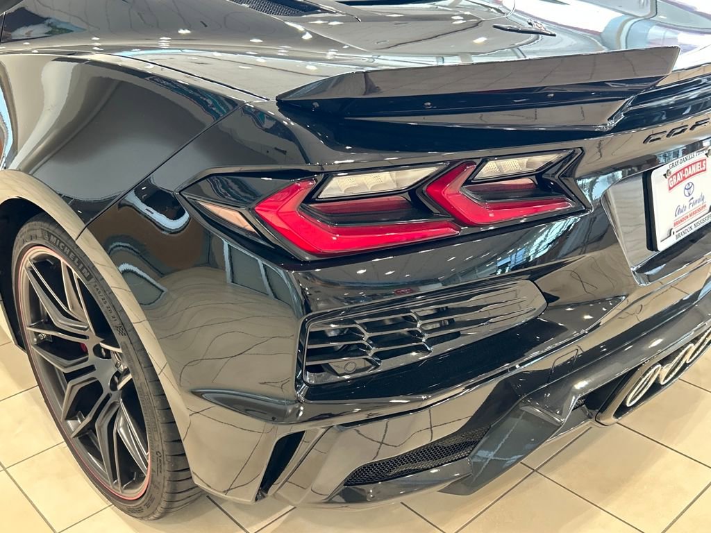 Used 2025 Chevrolet Corvette Z06 image 35