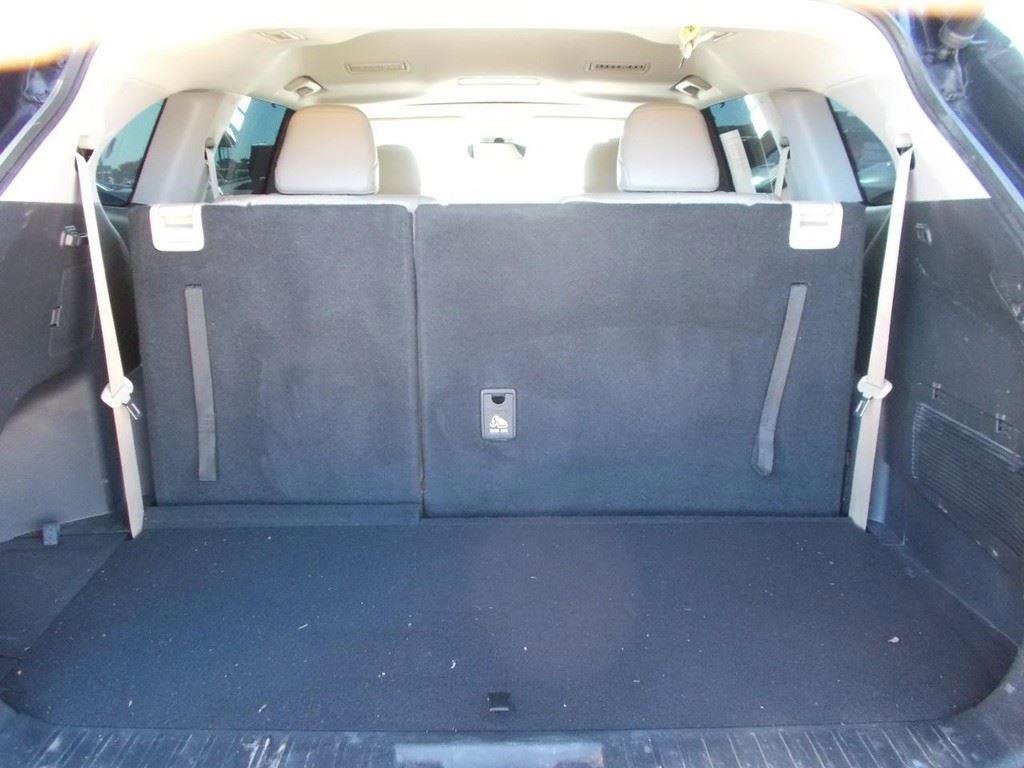 Used 2021 Toyota Highlander XLE image 10