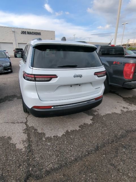Used 2023 Jeep Grand Cherokee L Laredo image 12