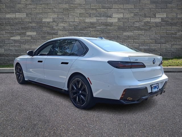 Used 2024 BMW 740i xDrive w/ Premium Package 2 AWD/4WD image 4