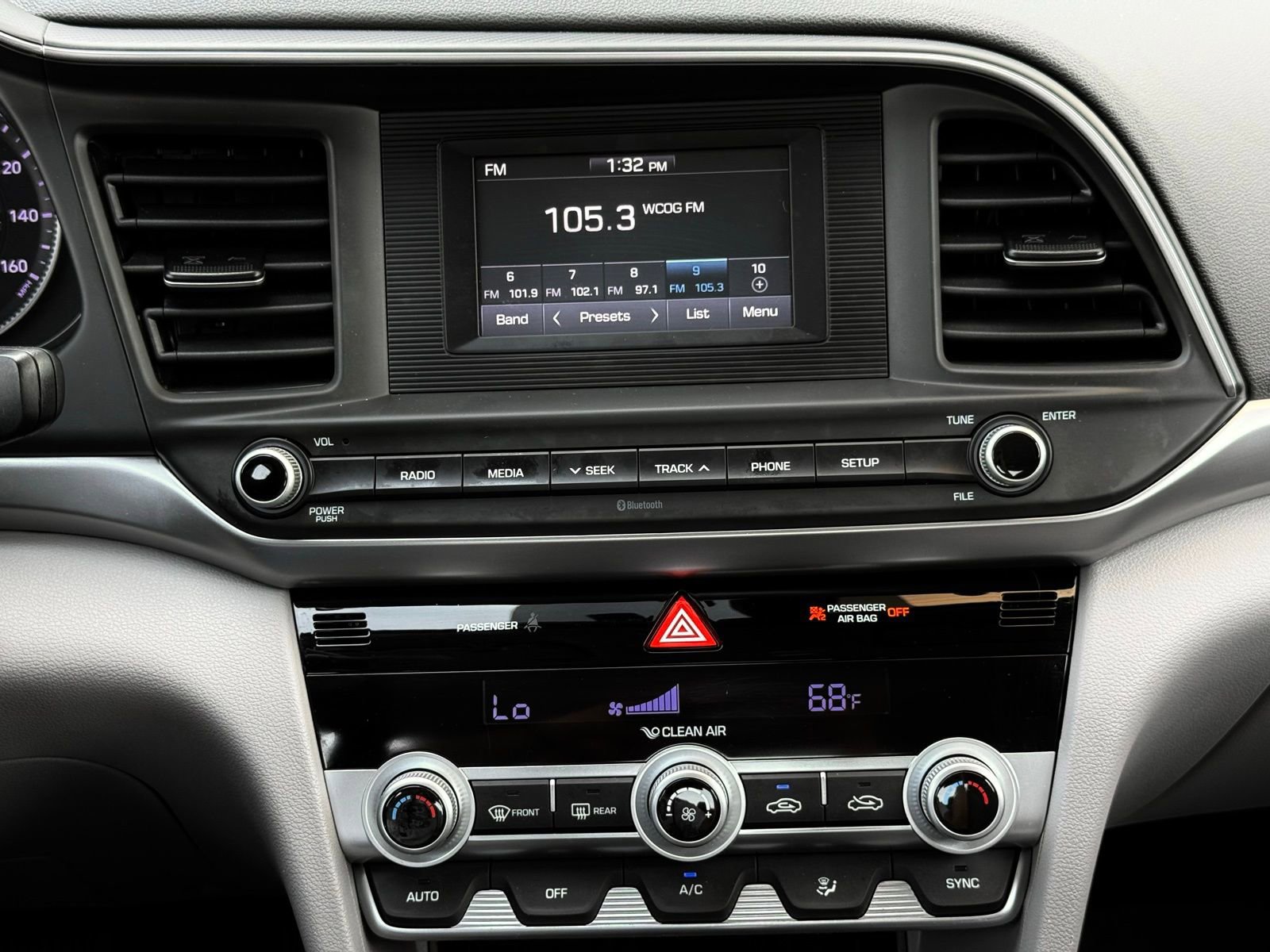 Used 2020 Hyundai Elantra SE image 39