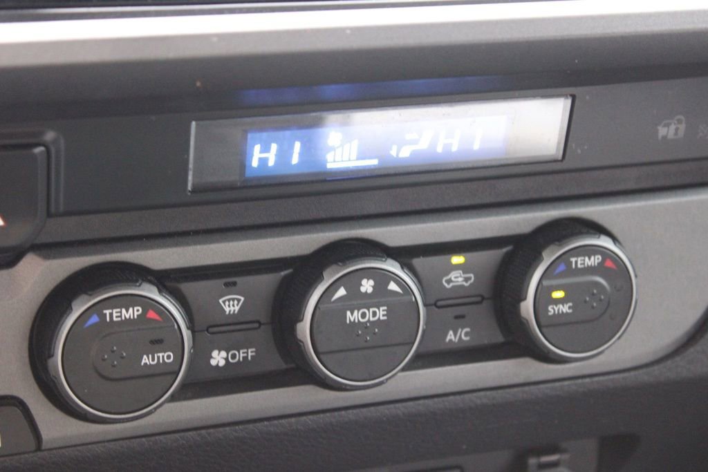 Used 2022 Toyota Tacoma TRD Off-Road image 36