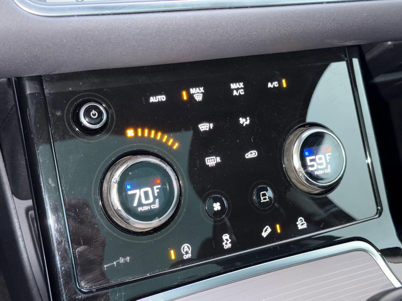 Used 2020 Land Rover Range Rover Evoque S image 32