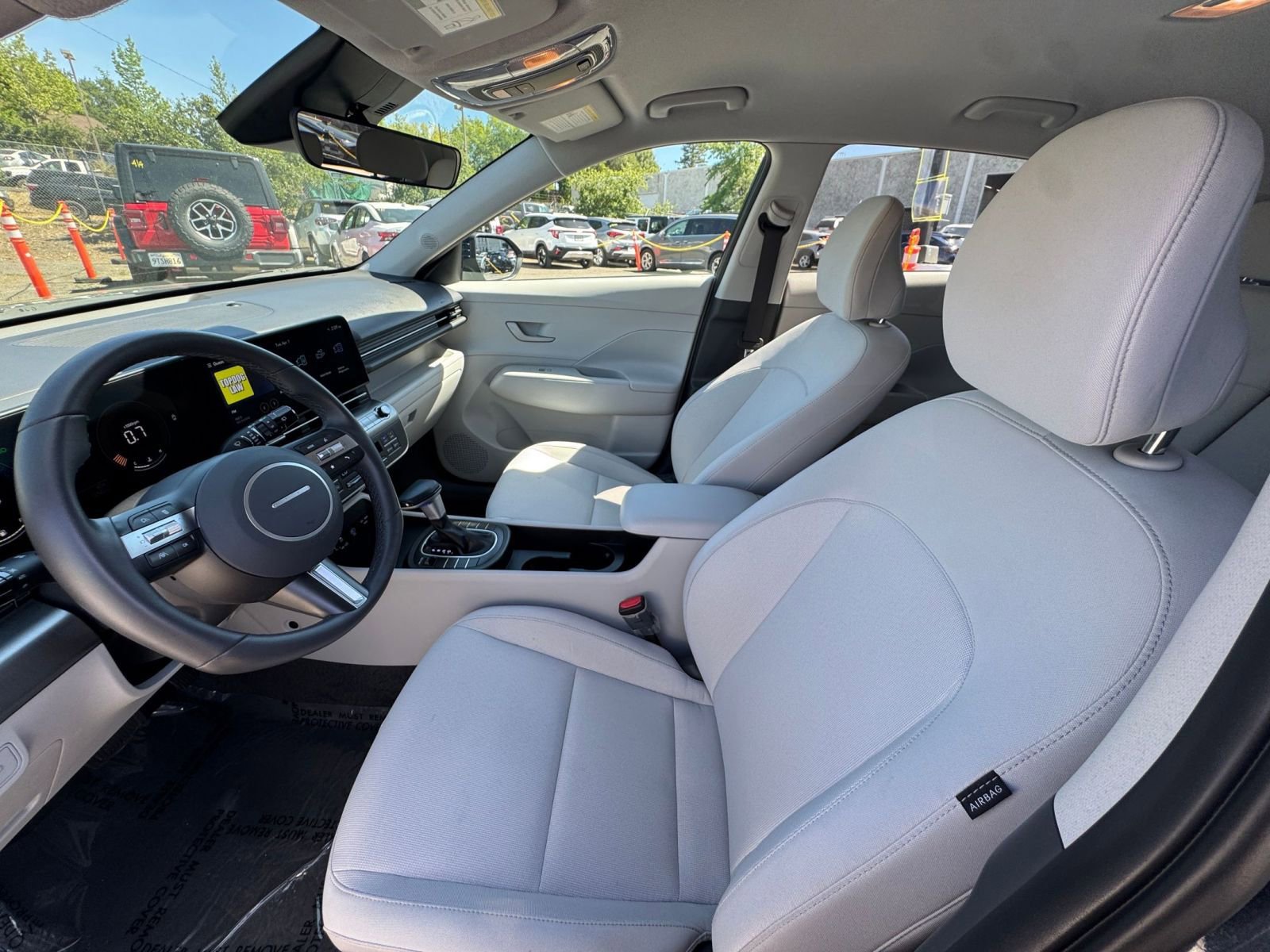 Used 2025 Hyundai Kona SEL image 28