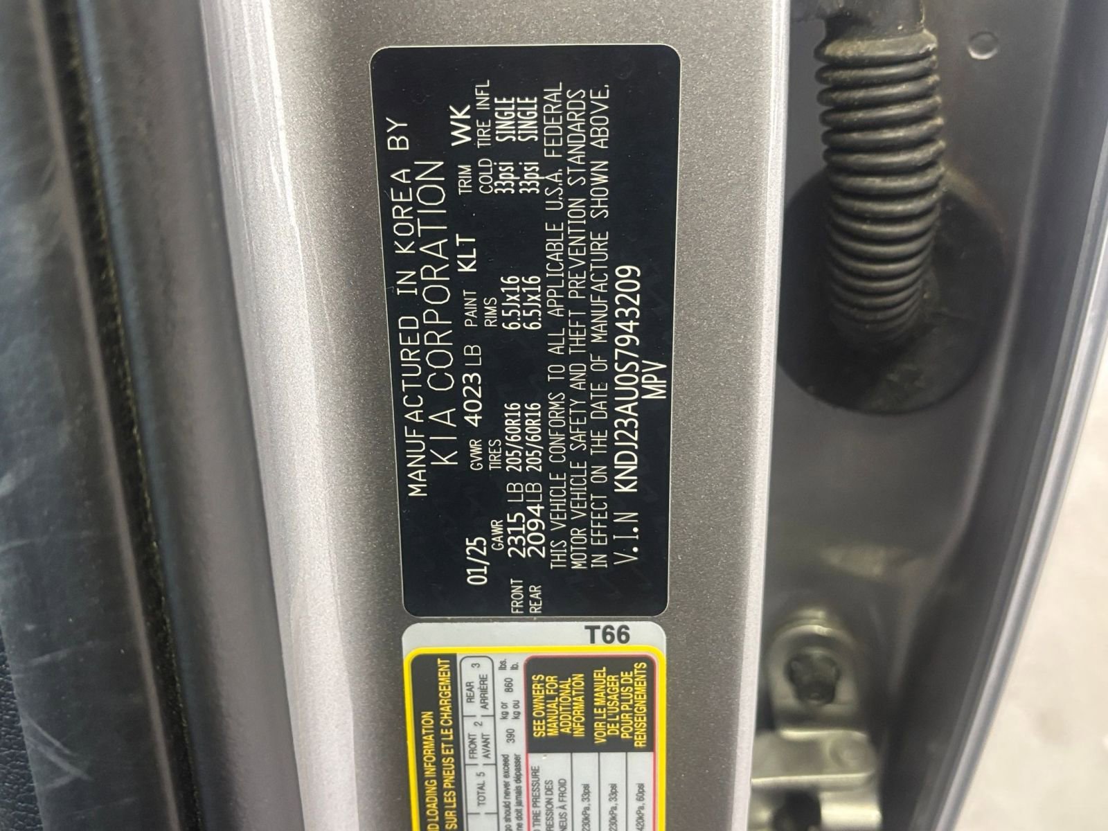 Used 2025 Kia Soul LX w/ LX Technology Package FWD image 32