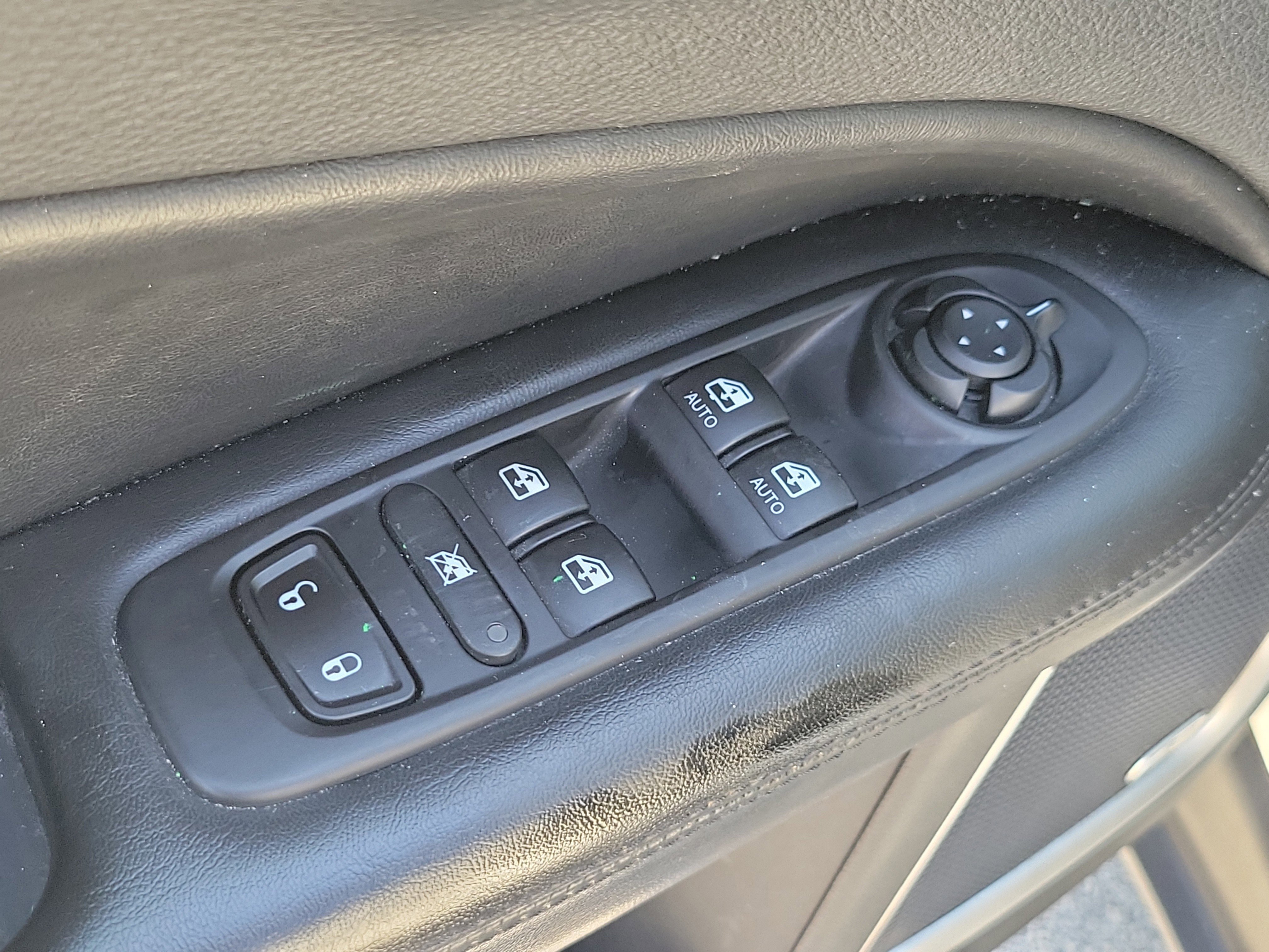 Used 2021 Jeep Compass Altitude w/ Sun and Sound Group image 19