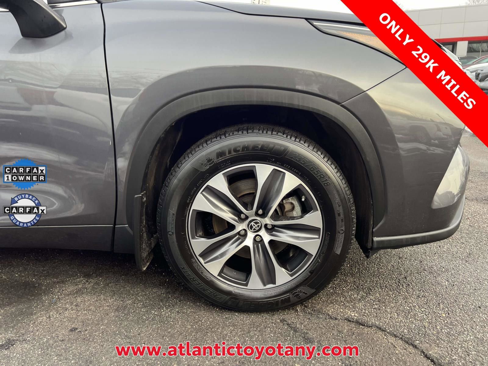 Used 2023 Toyota Highlander XLE image 11