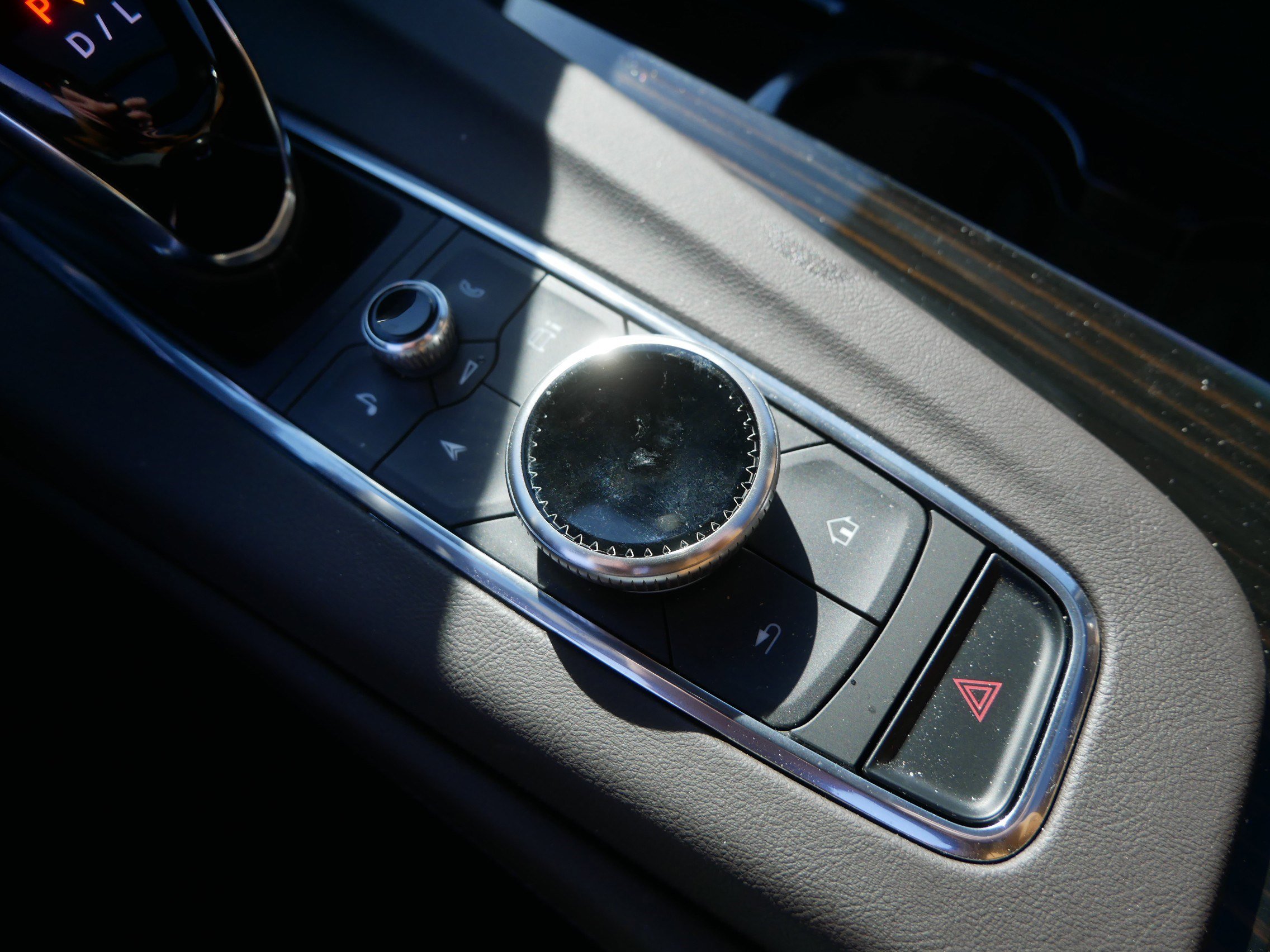 Used 2024 Cadillac Escalade ESV Sport w/ LPO, ONYX Package AWD/4WD image 30