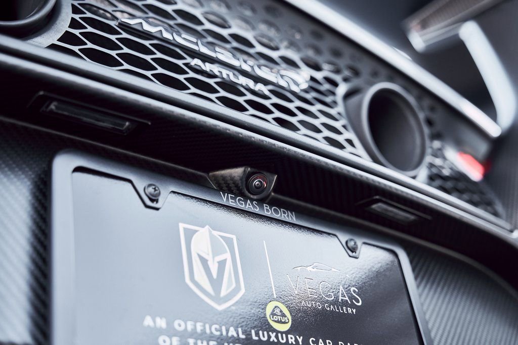 Used 2023 McLaren Artura RWD image 21