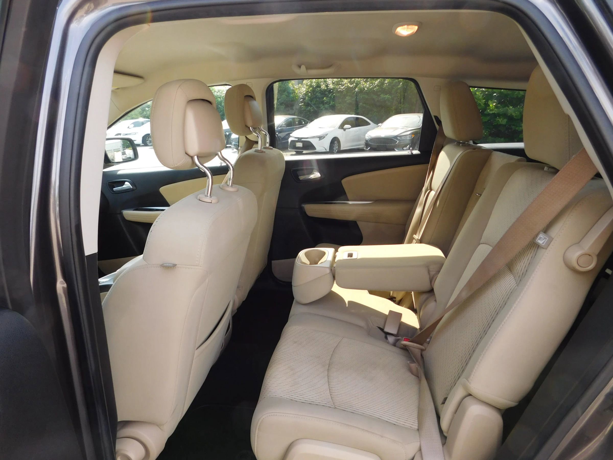 Used 2019 Dodge Journey SE FWD image 10