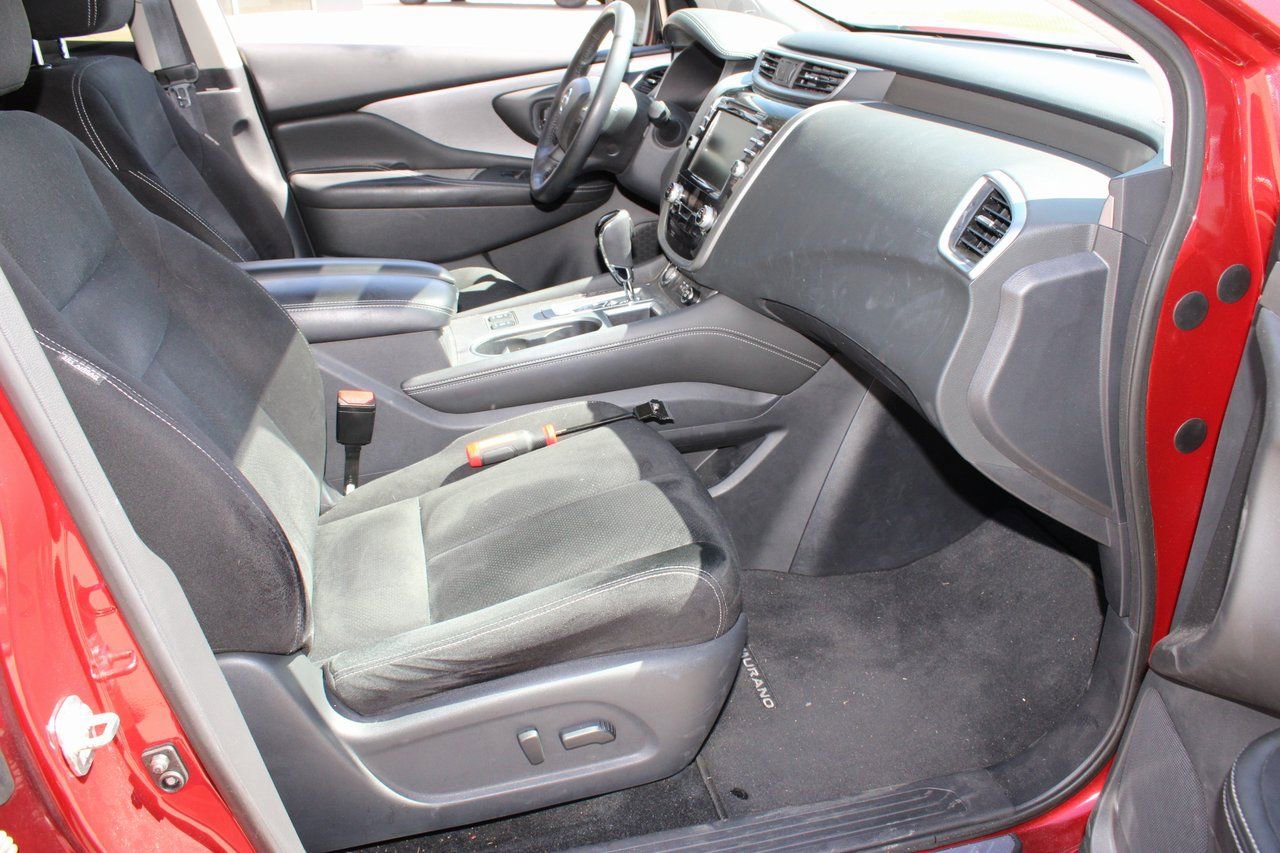 Used 2019 Nissan Murano SV w/ Premium Package image 17