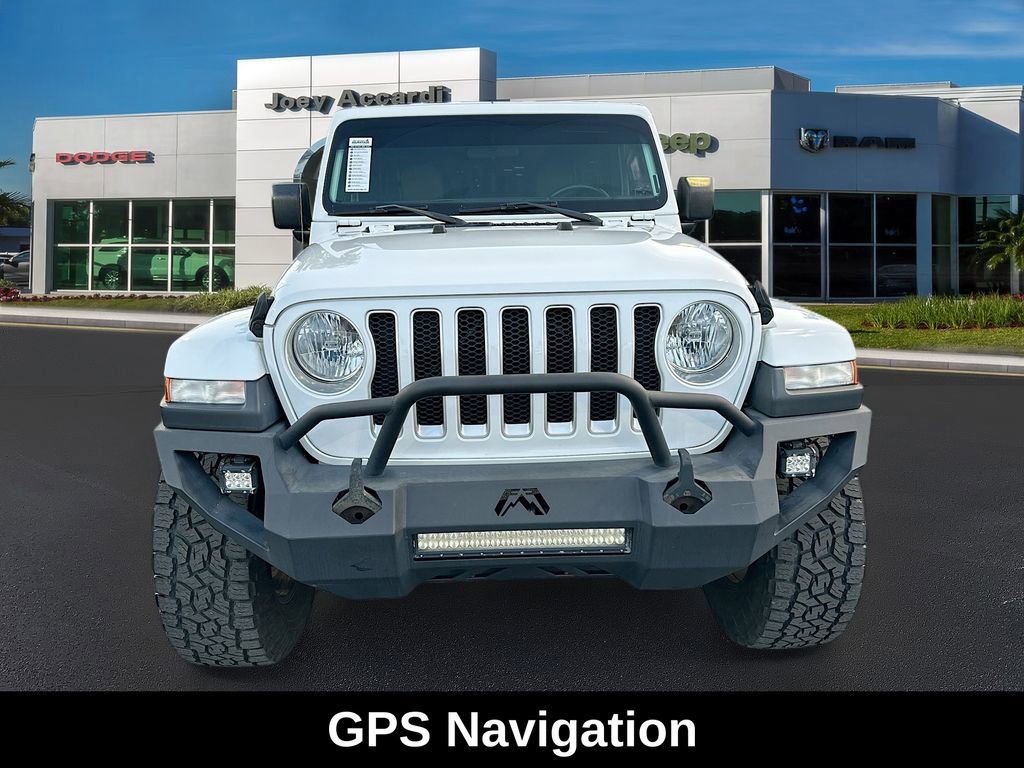 Used 2018 Jeep Wrangler Unlimited Sahara image 2