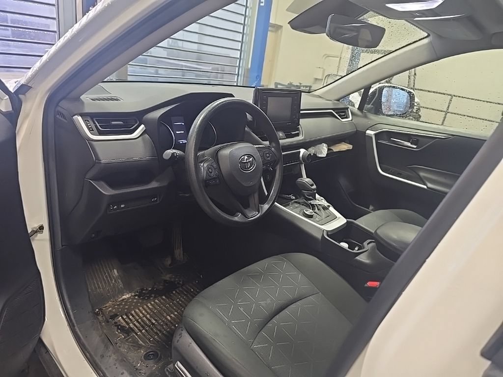 Used 2022 Toyota RAV4 XLE w/ Convenience Package AWD/4WD image 7