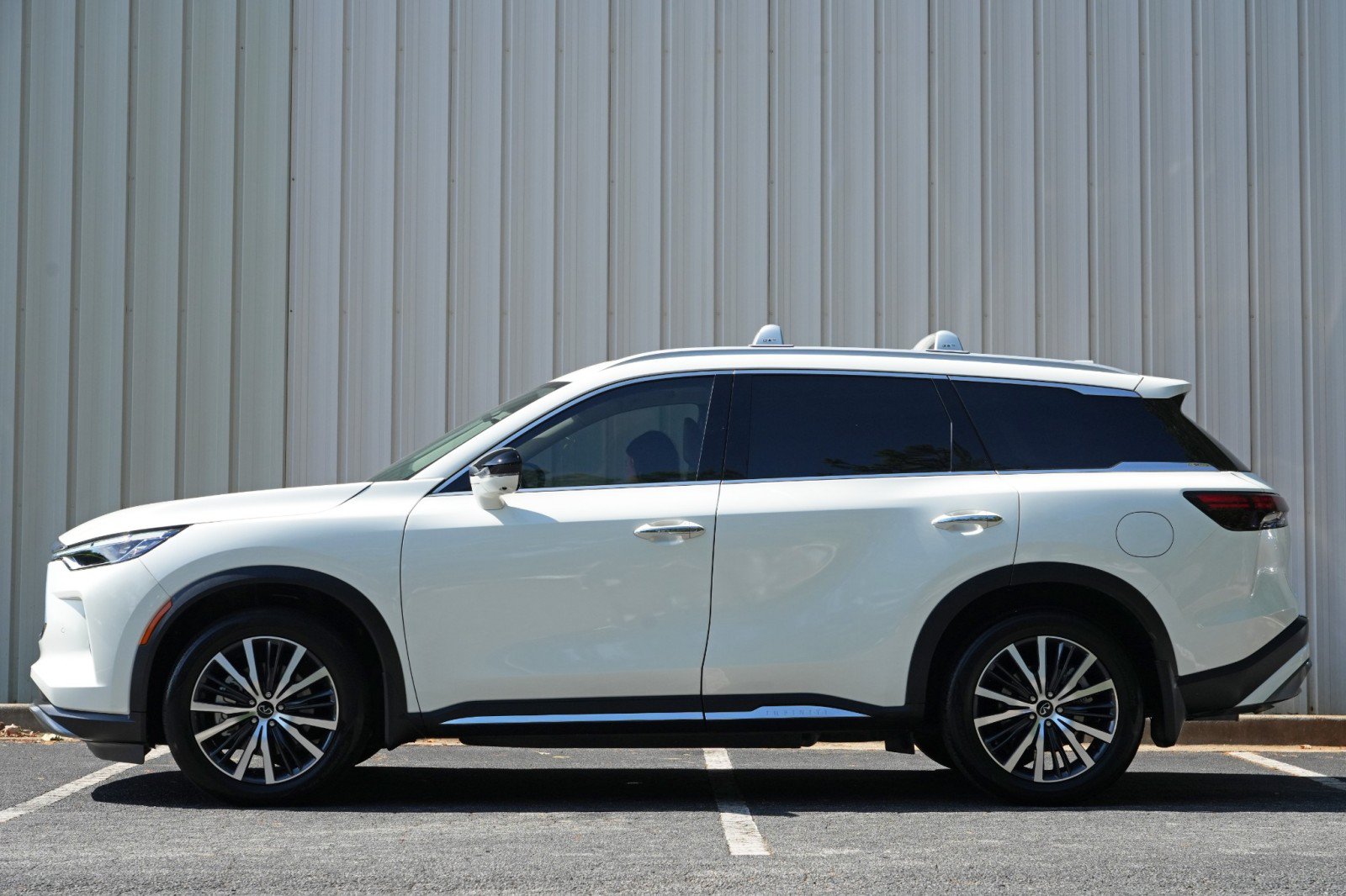 Used 2025 INFINITI QX60 Sensory w/ Vision Package AWD/4WD image 9