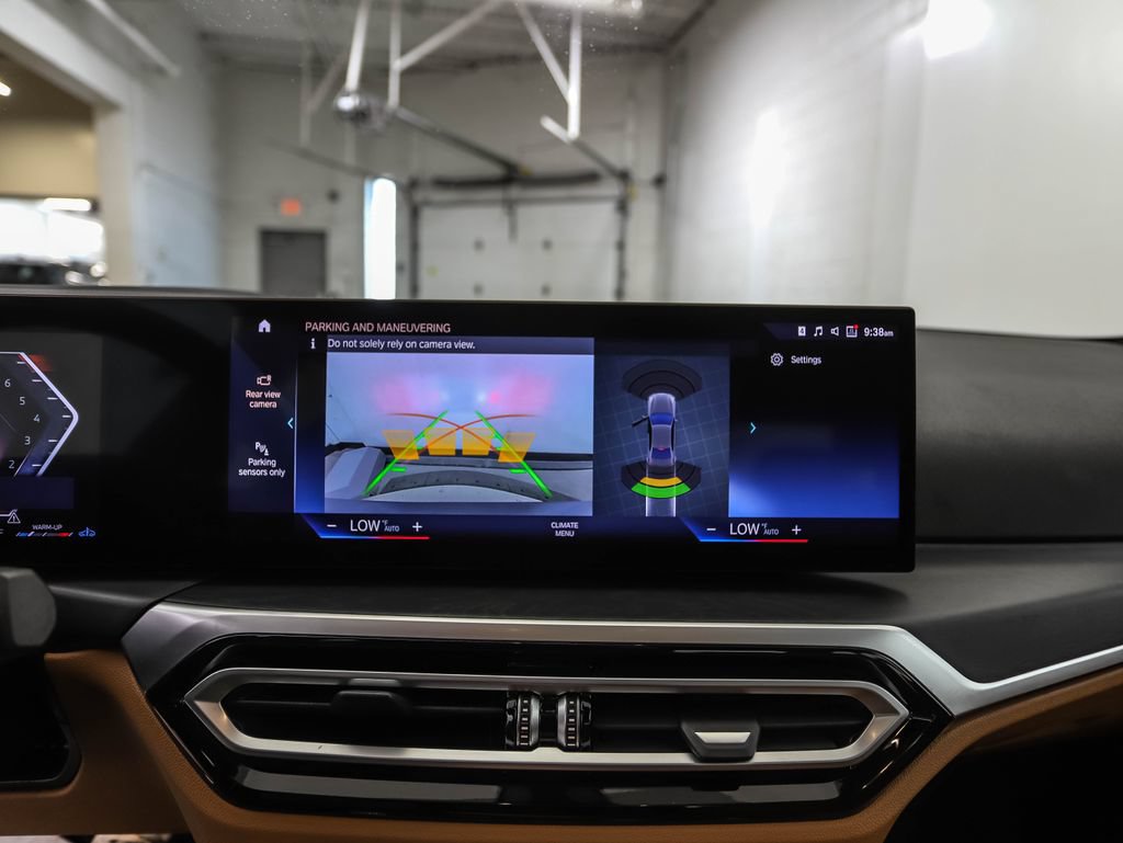 Certified 2023 BMW 330i xDrive Sedan w/ Premium Package AWD/4WD image 18