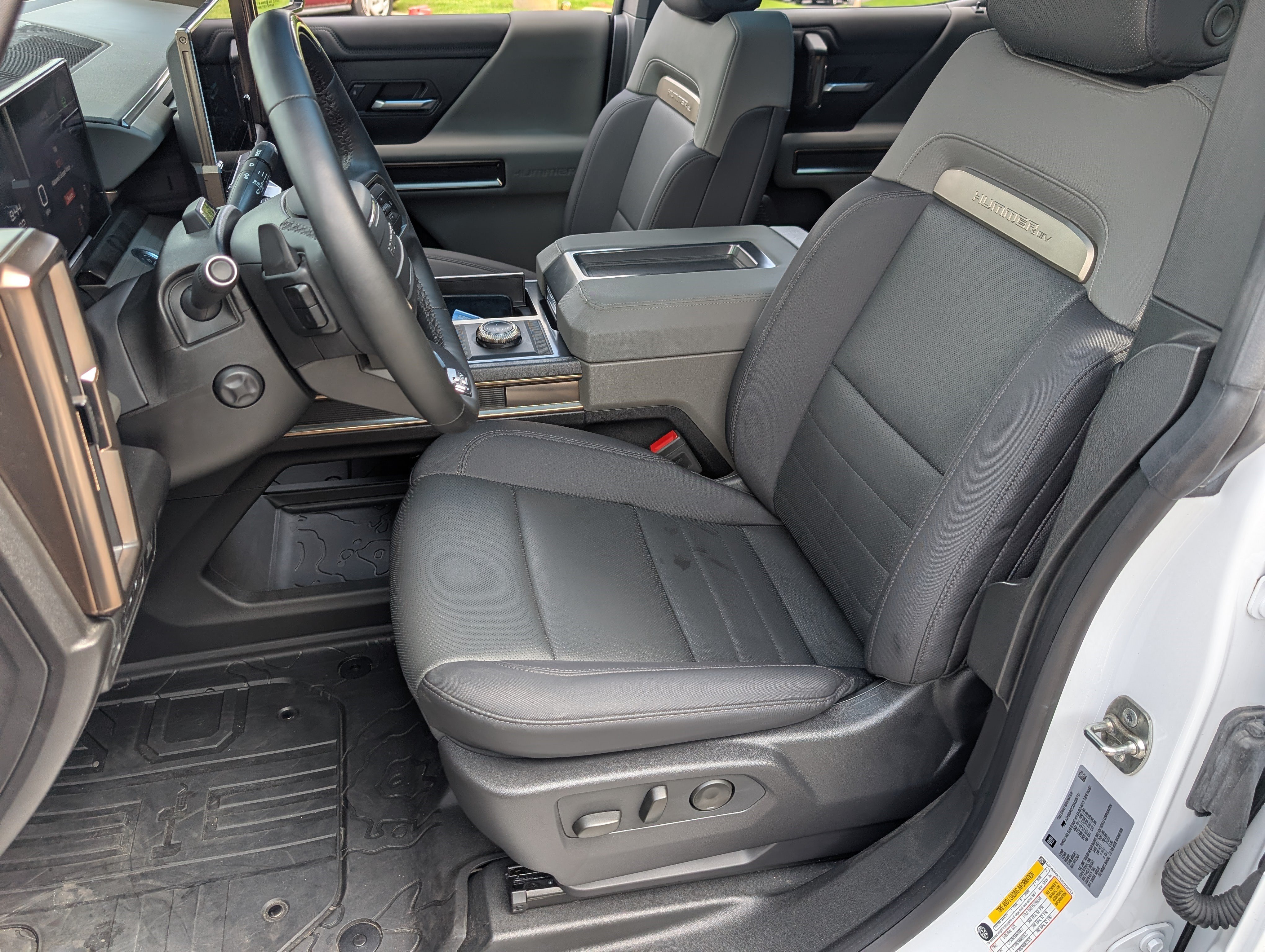 Used 2025 GMC Hummer EV 3X w/ LPO, Sport Package AWD/4WD image 16