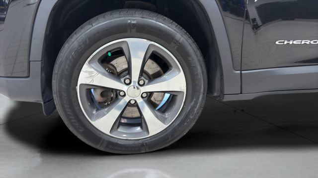 Used 2019 Jeep Cherokee Limited AWD/4WD image 29