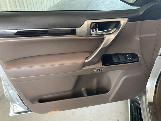 Used 2018 Lexus GX 460 w/ Navigation Package image 5