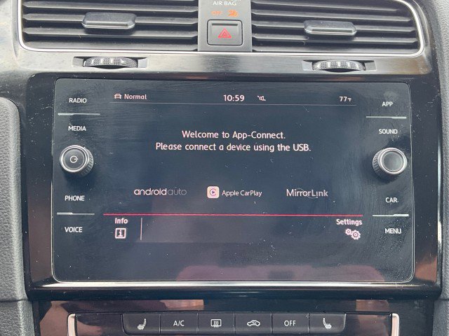 Used 2019 Volkswagen GTI SE FWD image 22
