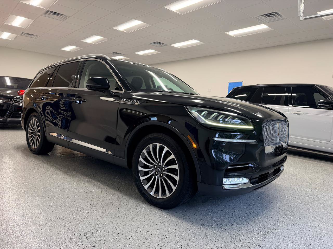 Used 2020 Lincoln Aviator Reserve w/ Equipment Group 201A RWD image 10