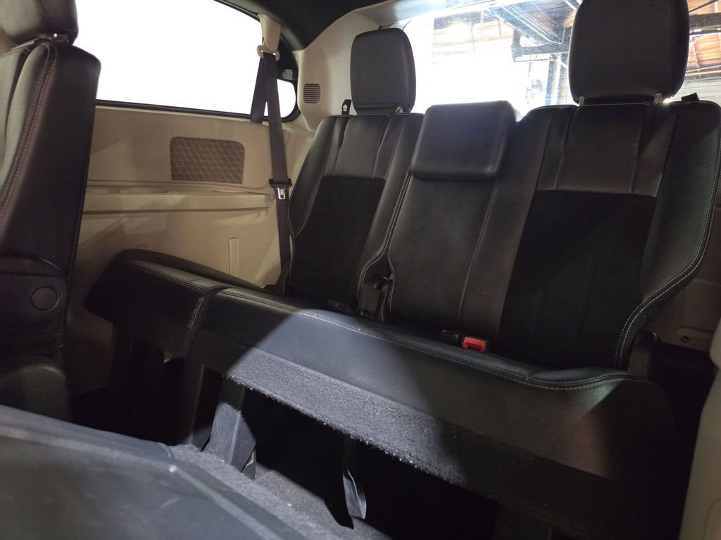 Used 2018 Dodge Grand Caravan SXT FWD image 24
