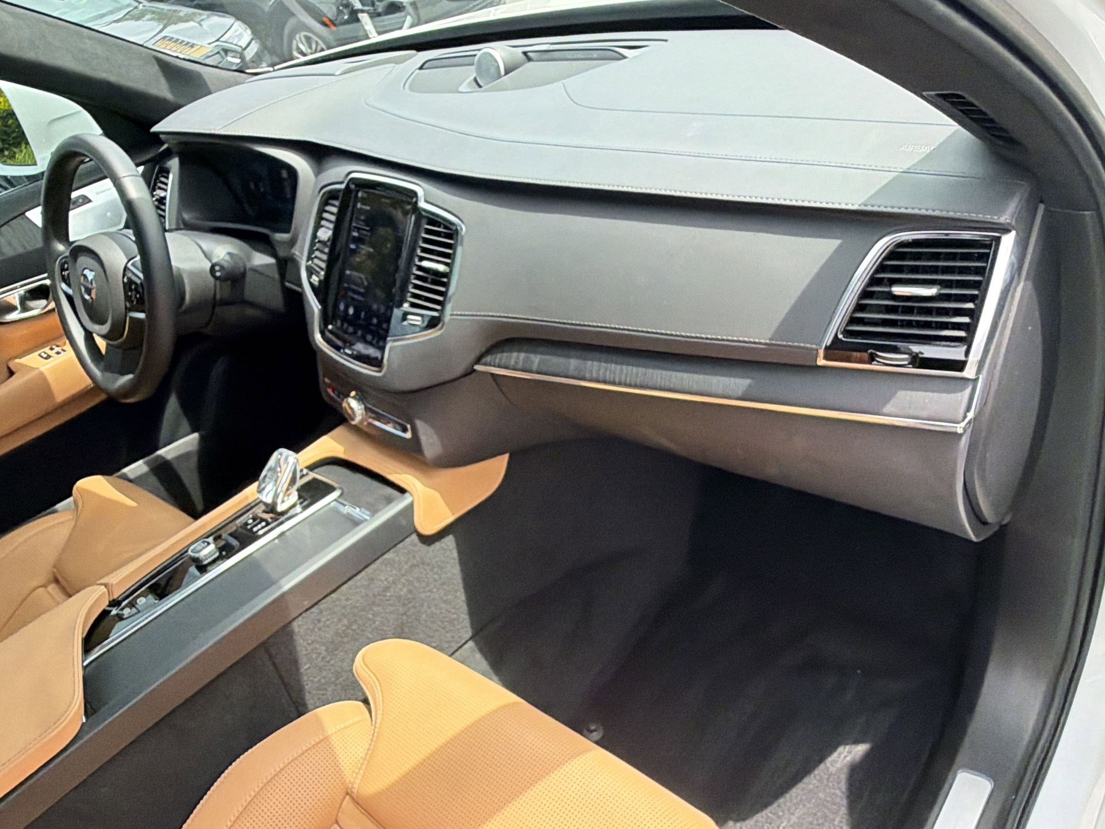 Used 2023 Volvo XC90 T8 Ultimate w/ Lounge Package AWD/4WD image 31