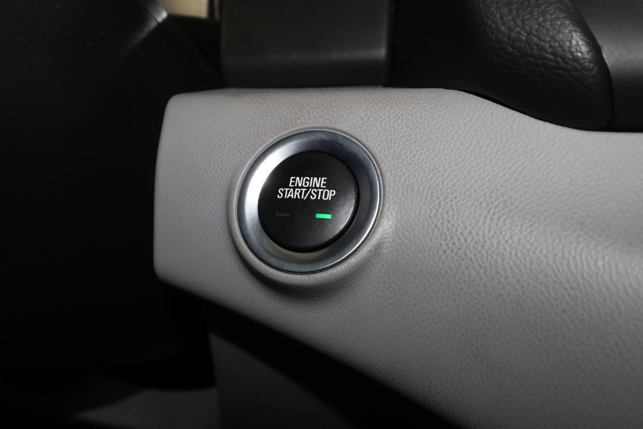 Used 2020 GMC Terrain SLE w/ Driver Convenience Package FWD image 16