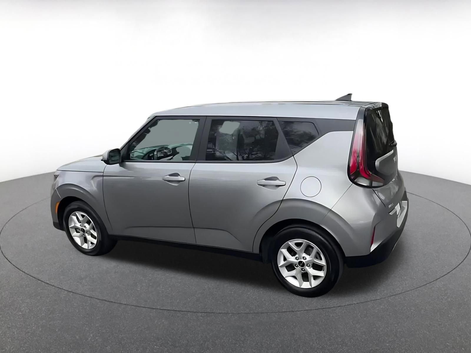 Used 2025 Kia Soul LX w/ LX Technology Package image 10