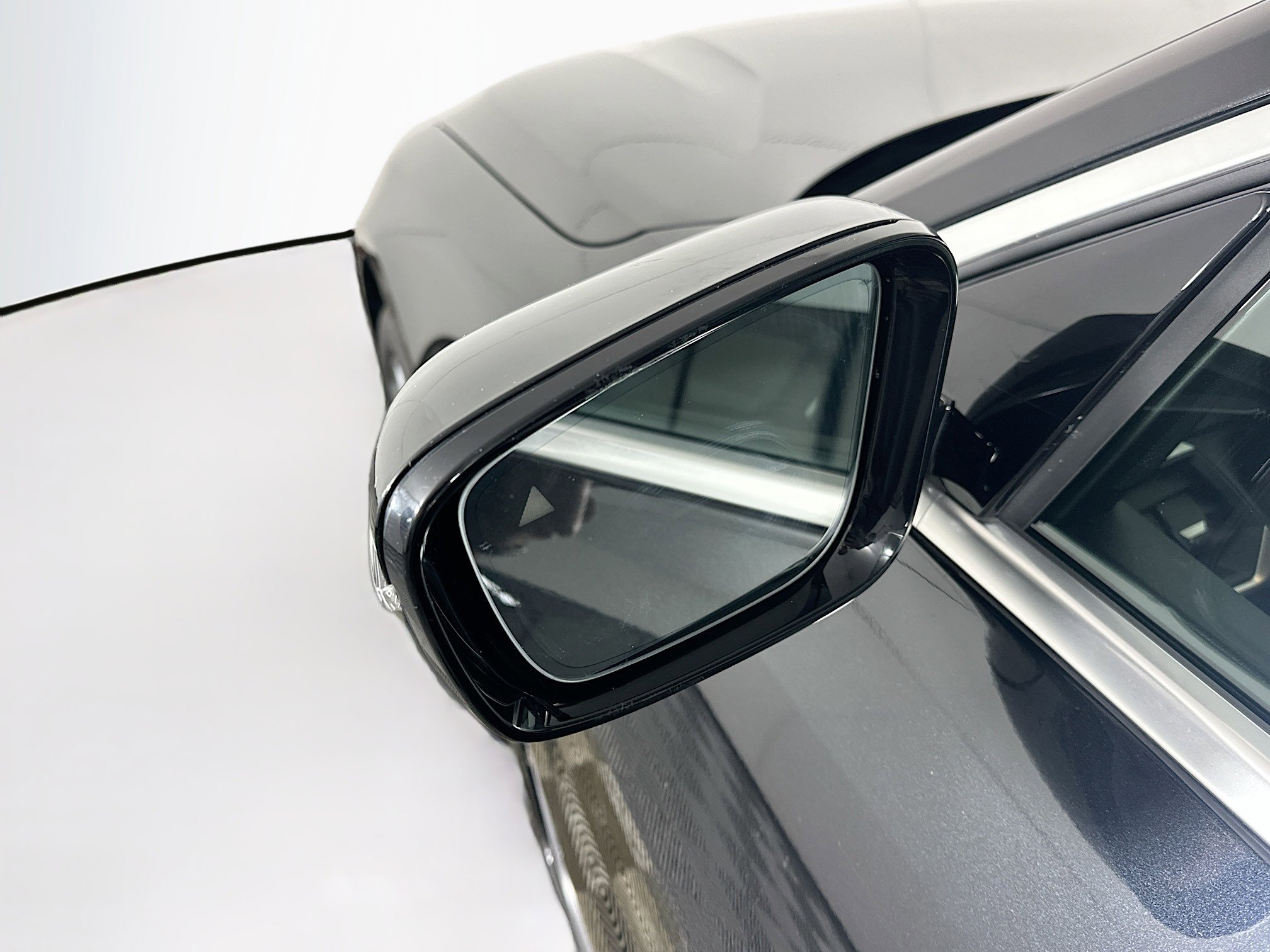 Used 2024 BMW i4 eDrive35 w/ Convenience Package image 16