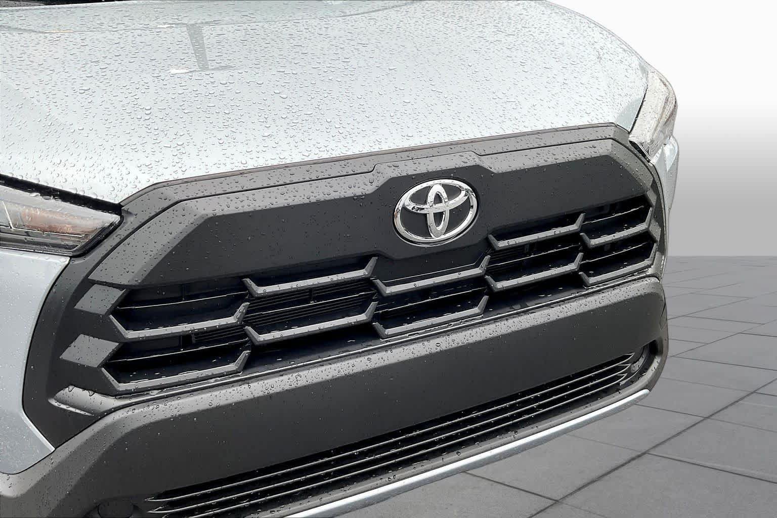 Used 2026 Toyota Corolla Cross L FWD image 29
