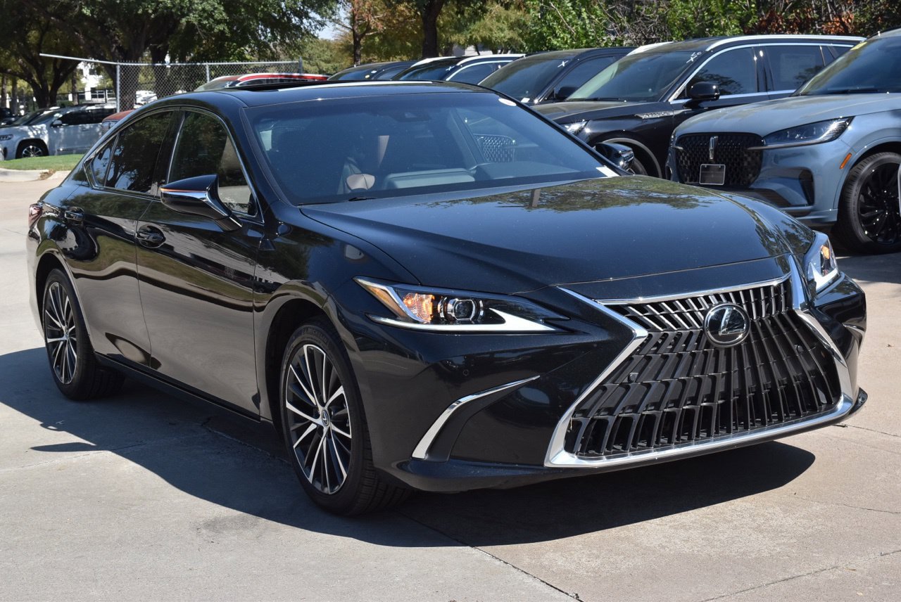 Used 2025 Lexus ES 350 w/ Premium Package FWD image 4